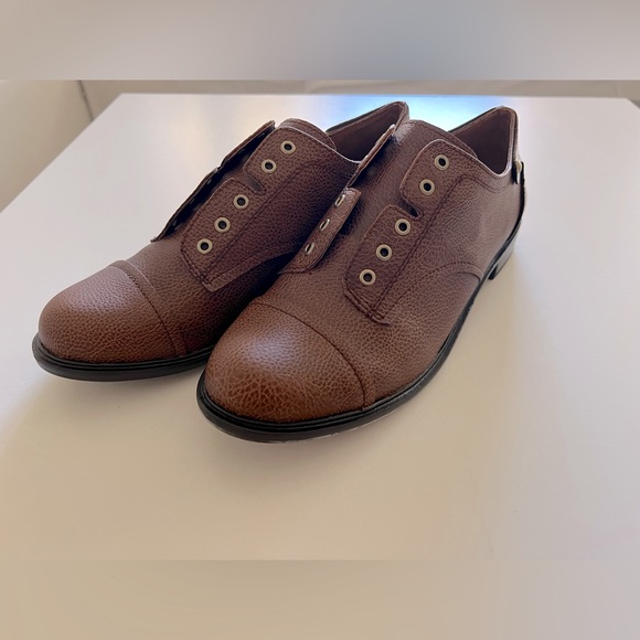 BCBG Shoes (*new with box) - Picture 2 of 7